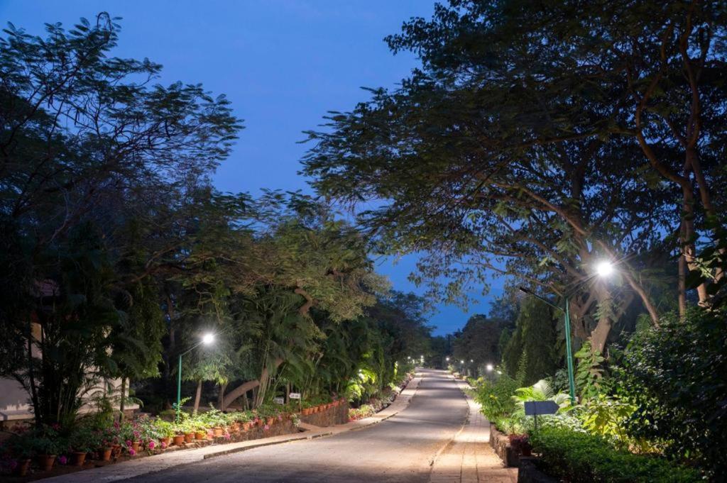 Modi'S Resort, Karjat Luaran gambar