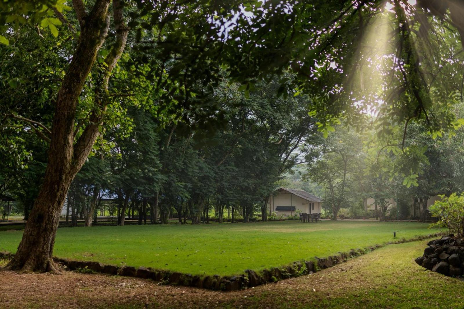 Modi'S Resort, Karjat Luaran gambar